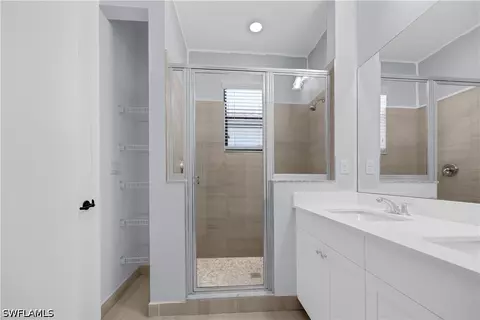 Bath - 9045 Madrid Cir, Naples, FL 34104 photo 3 of 4