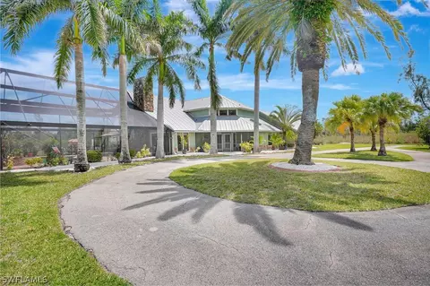 7235 Lake Dr, Fort Myers, FL 33908