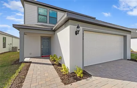 1028 Caloosa Breeze Dr, Labelle, FL 33935