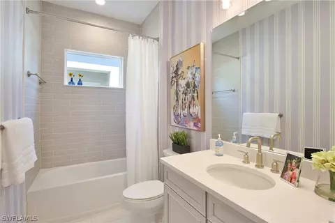 Bath - 4235 Pegasus Way, Naples, FL 34120 photo 3 of 4