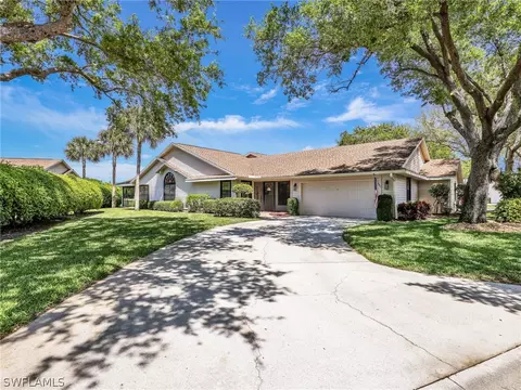 6658 Tnnin Ln #A, Naples, FL 34109