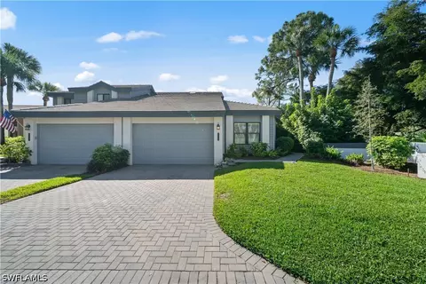 27181 Kindlewood Ln, Bonita Springs, FL 34134