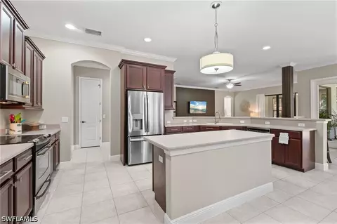 16040 Herons View Dr, Alva, FL 33920