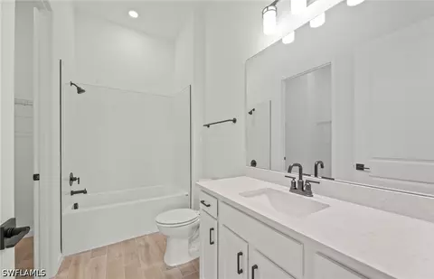 Bath - 2107 Freemont Way, Naples, FL 34120 photo 1 of 1