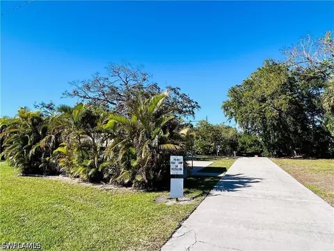 Exterior - 857 Manatee Rd, Naples, FL 34114 photo 1 of 5