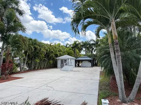 10062 Ramblewood Ct, Fort Myers, FL 33905