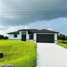 545 Trinity St E, Lehigh Acres, FL 33974