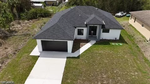 2561 25th St W, Lehigh Acres, FL 33971