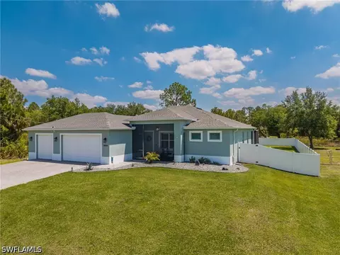 908 Hibiscus Ave, Lehigh Acres, FL 33972