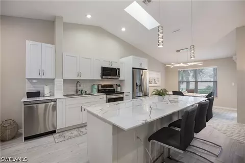 290 Emerald Bay Cir #L5, Naples, FL 34110