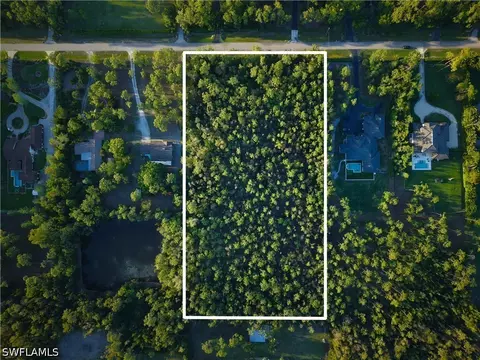6732 Sandalwood Ln, Naples, FL 34109