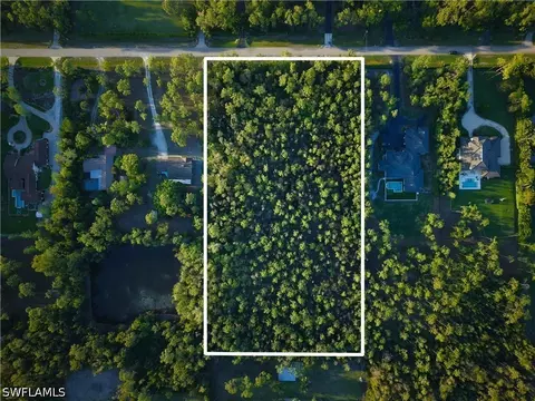 6732 Sandalwood Ln, Naples, FL 34109