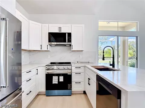 14855 Sterling Oaks Dr, Naples, FL 34110