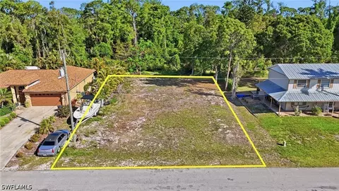 8325 Cypress Dr S, Fort Myers, FL 33967
