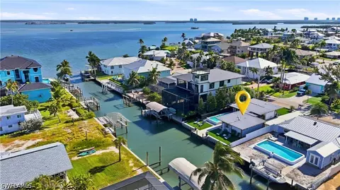 239 Curlew St, Fort Myers Beach, FL 33931