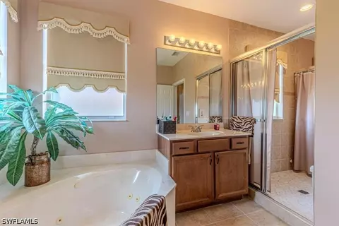 Bath - 1966 Par Dr, Naples, FL 34120 photo 3 of 6