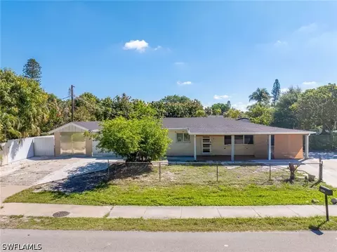 5278 Floridan Ave, Naples, FL 34113