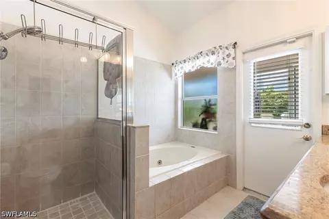 Bath - 6769 Berwick Pl, Naples, FL 34104 photo 3 of 3