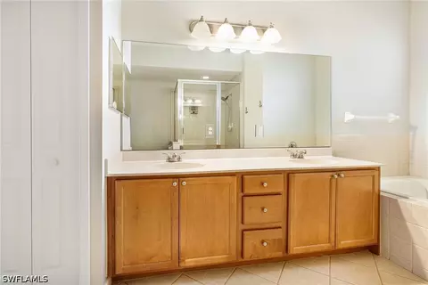 Bath - 19081 Ridgepoint Dr #201, Estero, FL 33928 photo 1 of 4