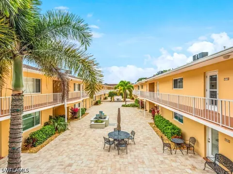 578 Broad Avenue S #578, Naples, FL 34102