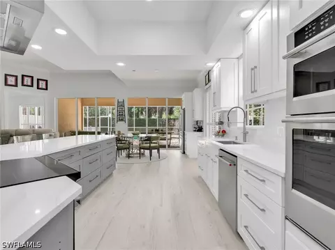 Kitchen - 5902 Bermuda Ln, Naples, FL 34119 photo 3 of 4