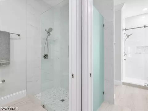 Bath - 5902 Bermuda Ln, Naples, FL 34119 photo 2 of 4