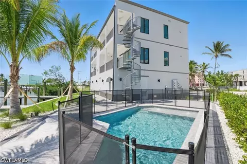 855 Lagoon St #1, Fort Myers Beach, FL 33931