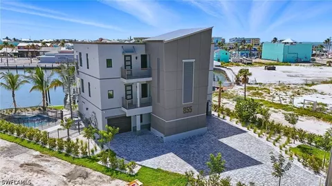 855 Lagoon St #3, Fort Myers Beach, FL 33931