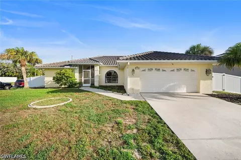 1426 Scenic St, Lehigh Acres, FL 33936