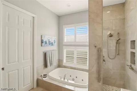 Bath - 20441 Rookery Dr, Estero, FL 33928 photo 2 of 4