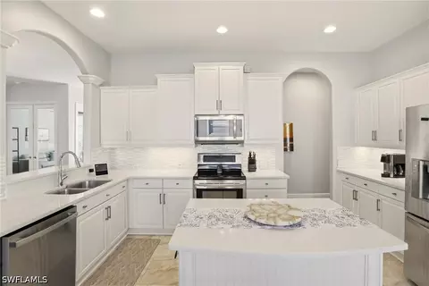 Kitchen - 20441 Rookery Dr, Estero, FL 33928 photo 3 of 4