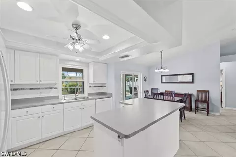 618 SE 15th Ter, Cape Coral, FL 33990