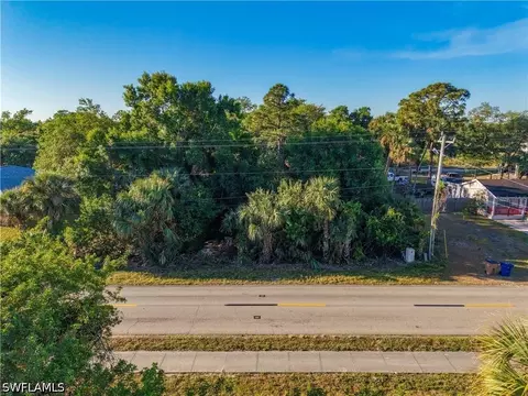 103 W 6th St, Lehigh Acres, FL 33972