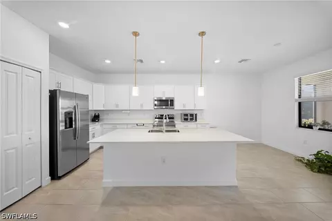 Kitchen - 18335 Ridgeline Dr, Estero, FL 33928 photo 1 of 5