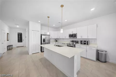 Kitchen - 18335 Ridgeline Dr, Estero, FL 33928 photo 3 of 5