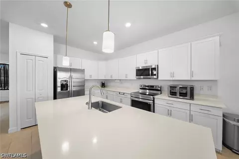 Kitchen - 18335 Ridgeline Dr, Estero, FL 33928 photo 2 of 5