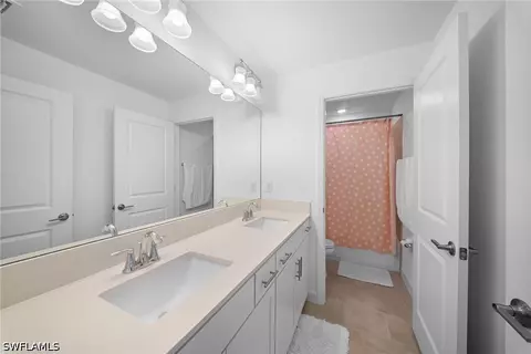 Bath - 18335 Ridgeline Dr, Estero, FL 33928 photo 3 of 5
