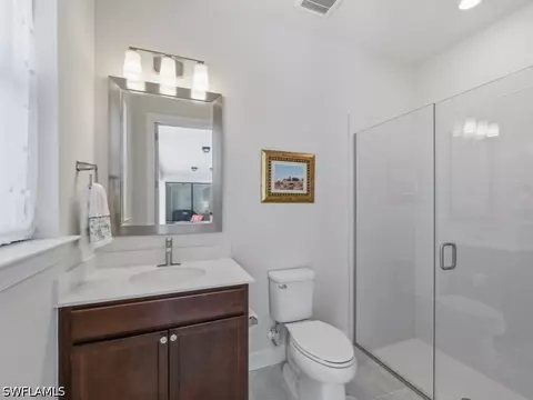 Bath - 4010 E Hampton Cir, Alva, FL 33920 photo 6 of 6