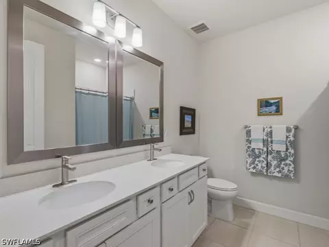 Bath - 4010 E Hampton Cir, Alva, FL 33920 photo 5 of 6