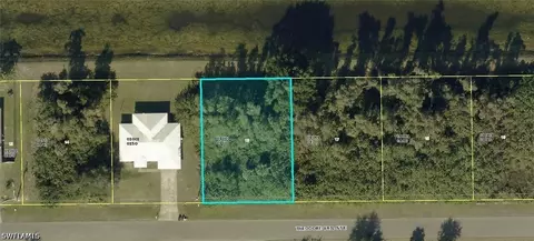 113 Theodore Vail St E, Lehigh Acres, FL 33974
