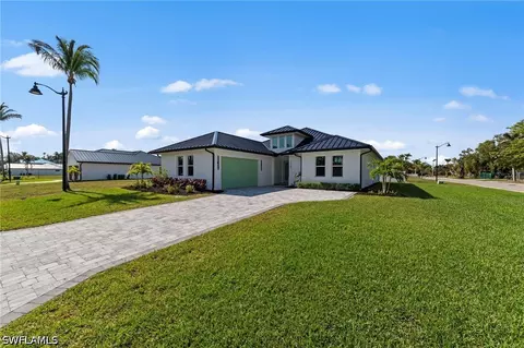 12349 Sweet Kiwi Ln, Fort Myers, FL 33908