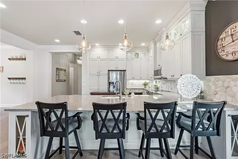 2870 Cinnamon Bay Cir NW, Naples, FL 34119
