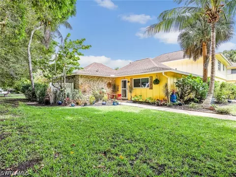 1201 Solana Rd #7, Naples, FL 34103