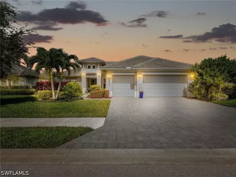 14372 Neptune Ave, Naples, FL 34114