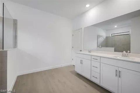 Bath - 19232 Gentry Pl, Estero, FL 33928 photo 1 of 4