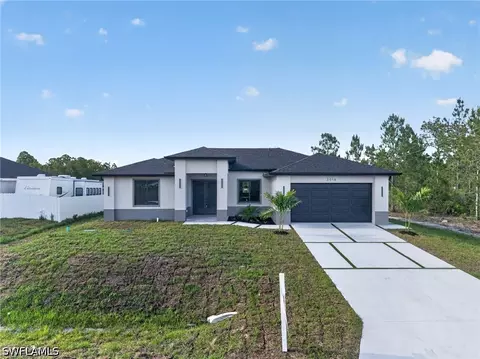 3016 43rd St W, Lehigh Acres, FL 33971