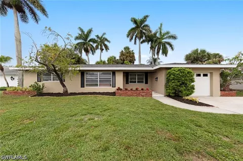 5046 Northampton Dr, Fort Myers, FL 33919