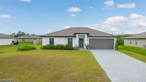 150 Blackstone Dr, Fort Myers, FL 33913