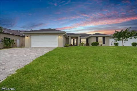 3728 Yucatan Pkwy, Cape Coral, FL 33993