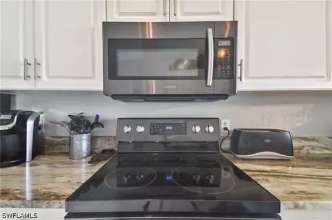 Kitchen - 9165 Michael Cir #1002, Naples, FL 34113 photo 6 of 8